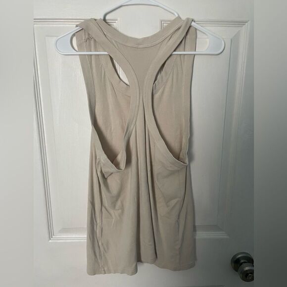 Fabletics Tank  - Picture 4 of 4